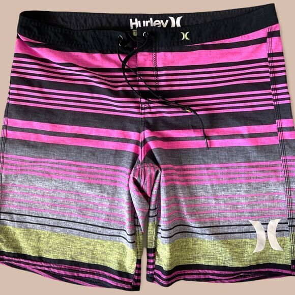 Hurley Pink Grey Black Striped Ombré Board Shorts Kids Size 9 - Picture 2 of 4